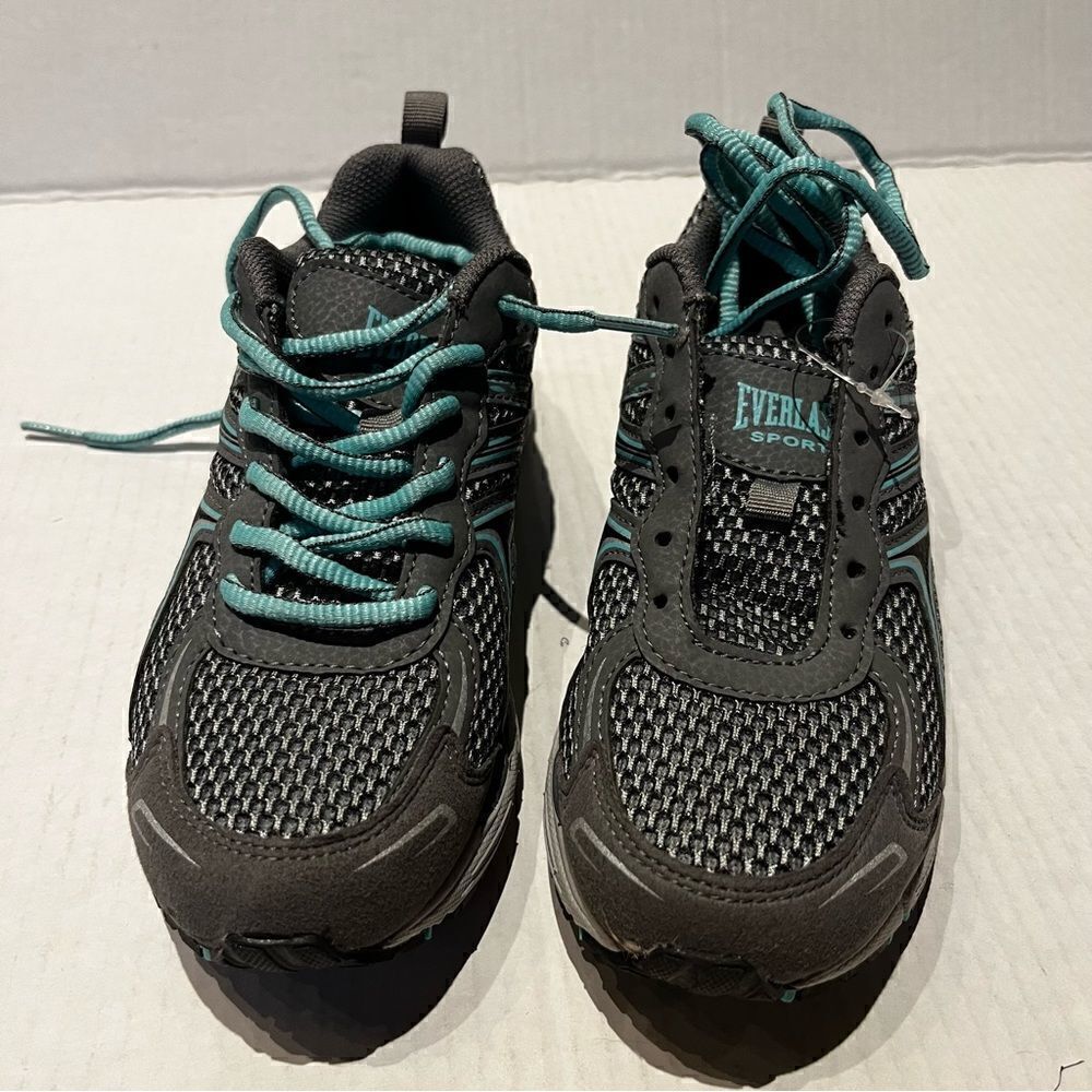 Everlast Sport Tennis Shoes gray and green Size 6 NWOT